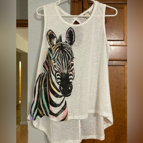 Truseles Tops - NWOT White Zebra Graphic Hi Lo Tank Top M Medium